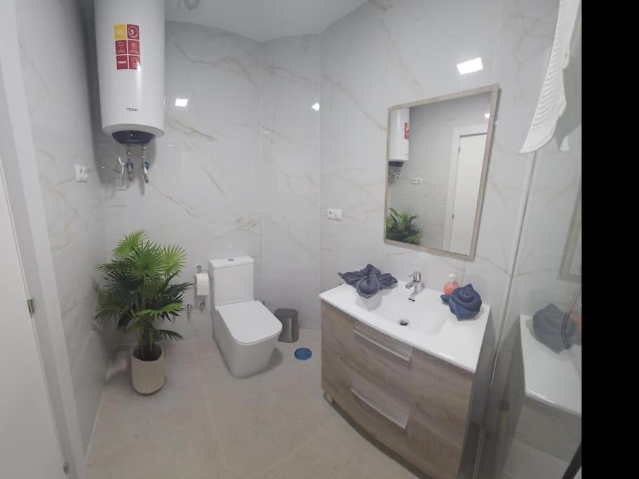 Tao City Center Apartment With Fee Wifi And Air Con By Namaste Elite トレモリノス エクステリア 写真