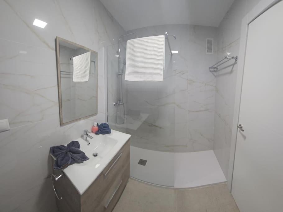 Tao City Center Apartment With Fee Wifi And Air Con By Namaste Elite トレモリノス エクステリア 写真