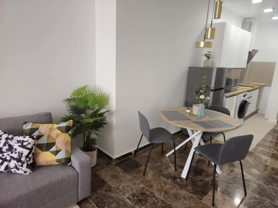 Tao City Center Apartment With Fee Wifi And Air Con By Namaste Elite トレモリノス エクステリア 写真